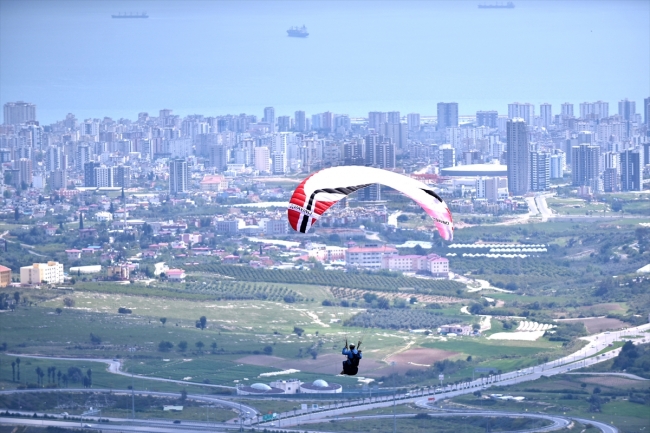 Uçuş tutkunlarının yeni gözdesi: Gelincik Tepesi